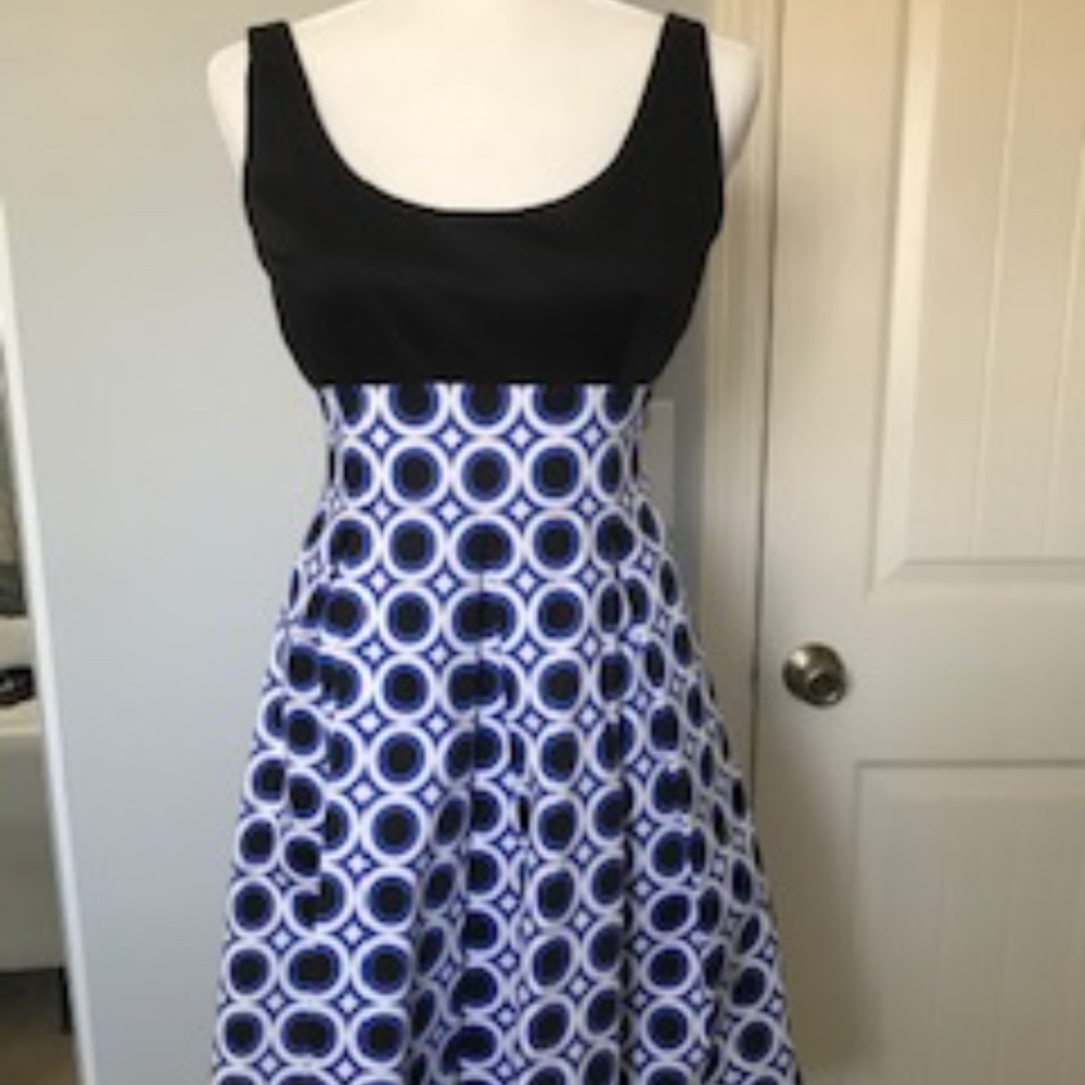 Maggie London Women's Black Bodice Empire Waist Full Skirt Deep Pockets Size 4